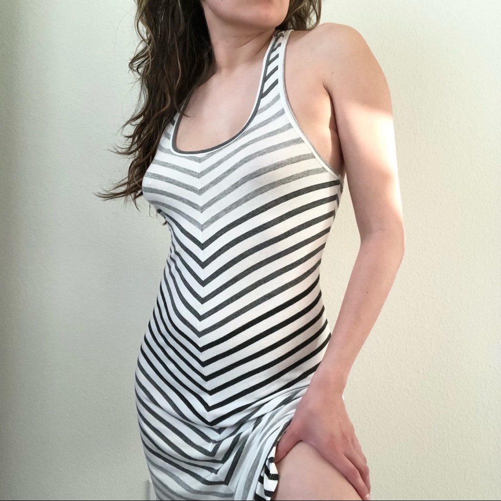 Beyond Yoga White & Gray Chevron Racerback Maxi Dress